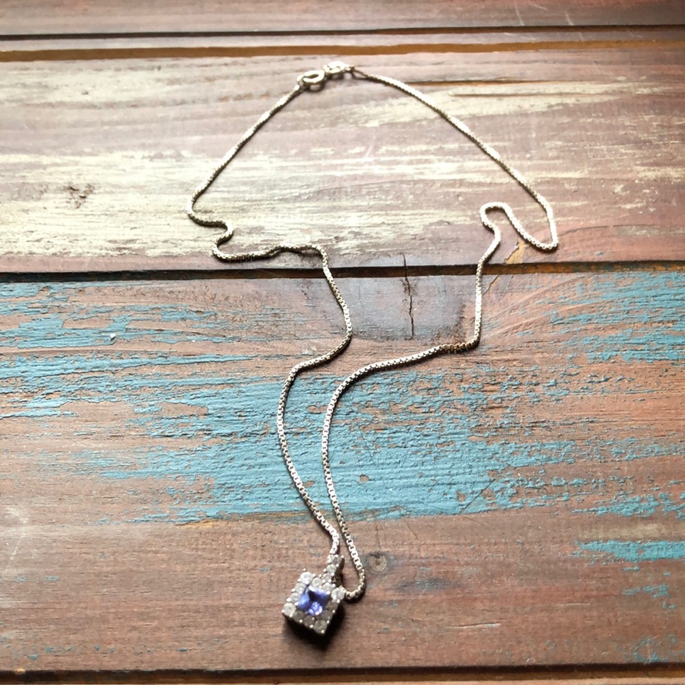 Beautiful tanzanite/zirconium sterling necklace